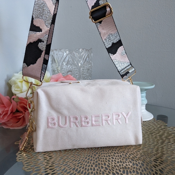 Burberry - Picture 2 of 10